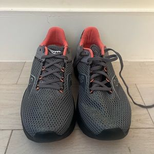 Saucony Kinvara 14 - Women’s Size 9